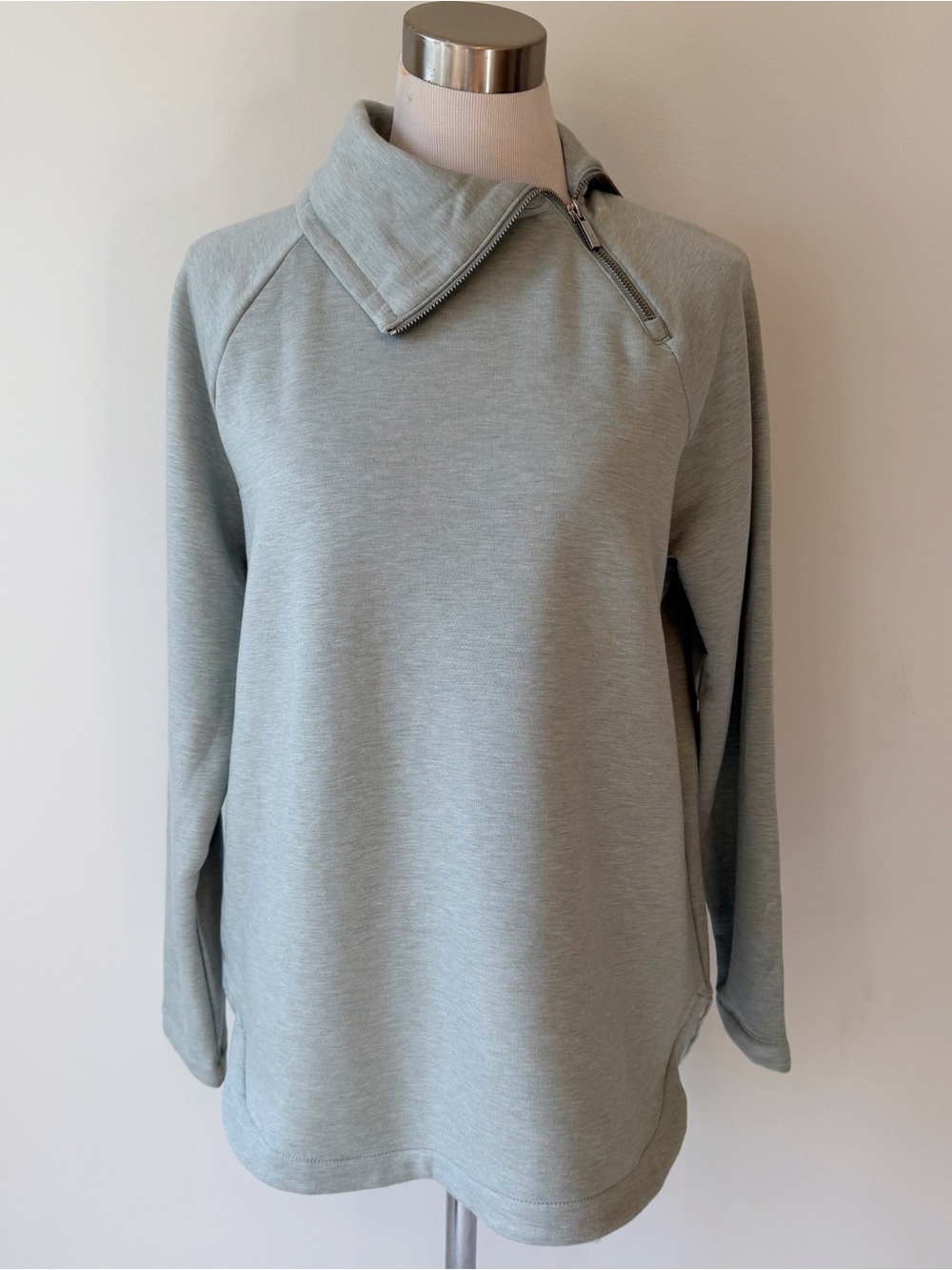 Lou & Grey NWT Sage Green Grayish Marled SignatureSoft Tunic Asymmetric Zip, S